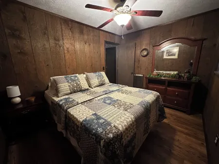 Newly renovated 2 bedroom cabin near Cave Run Lake & Red River Gorge