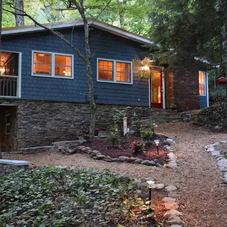 Waterfall Cottage Within Sight & Sound of Cane Creek Falls, 2Br 2BA