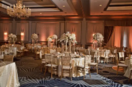 โรงแรมเดอะเฮนรี ออโตกราฟคอลเลกชั่น โรงแรมในเดียร์บอร์น