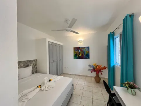 Secure 2-pers apartment close to the beach