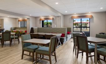 Hampton Inn by Hilton Concord