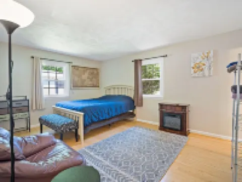 Comfortable & Spacious 5BD/3BA - Walk to State College HS and 5 min Uber to PSU Hotels in State College