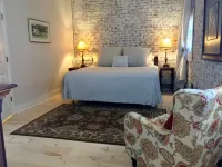 HEART OF DOWNTOWN Palafox Loft, sleeps 6