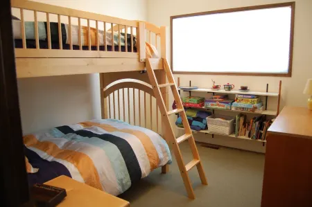 Rare Find - Waterfront Beal Beach House-Private Beach/Majestic View