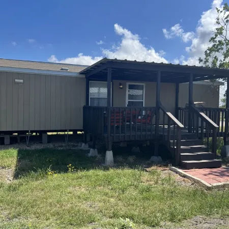 Lovely 2/2 Coastal Home next to Beach and fishing