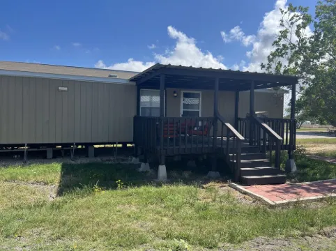 Lovely 2/2 Coastal Home next to Beach and fishing