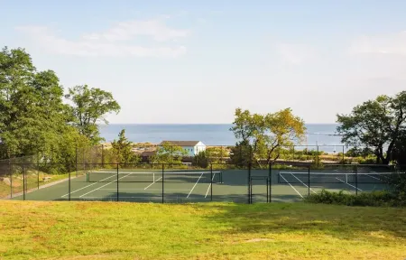 The Homestead: Elegant Victorian & Maids Quarters