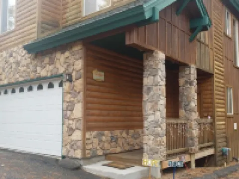 King’s Cabin Mtn Retreat at Shaver Lake! – Nr Village, wifi, A/C, Prem Property! Hotels in Shaver Lake