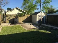 Classic Shotgun, Steps from City Park, 2 Streetcar Lines and Lafitte Greenway! Hotels near Foilage Park