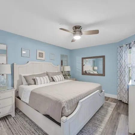 Dreamy Oceanfront Penthouse: Indulge in Luxury Spa, Panoramic Views & Beach Fun!