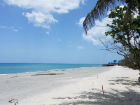 POSHPADZ-Bella Lago-Ground Floor, Walk to Jupiter Beach, Patio with Lake Views Hotels in Jupiter