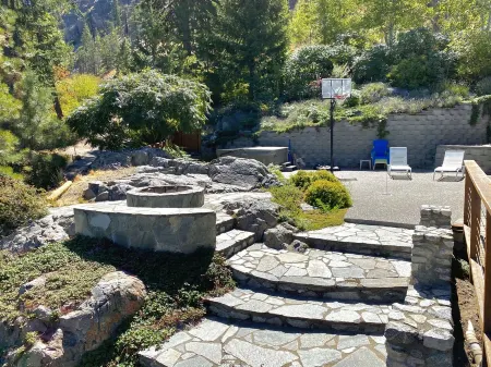 Lake Chelan Luxury Waterfront Home, 3800 sq ft, 4 Bdrm, Private Dock!