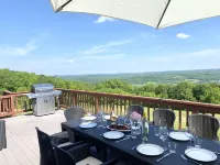 Catskills Mountaintop House w/ HOT TUB and VIEWS!