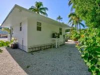 Bungalow #3 - 2 Bed/1 Bath & Pool in Islamorada