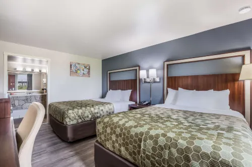 Econo Lodge Neenah Hotels in Neenah