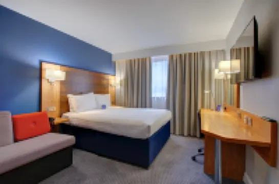 Holiday Inn Express NUNEATON by IHG فنادق في 