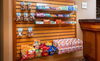La Quinta Inn & Suites by Wyndham Portland Airport