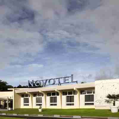 Novotel Fontainebleau Ury Hotel Exterior