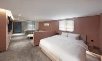 จัมซิล โอโรซี โรงแรม