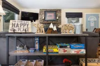 Quaint Dog Friendly Cabin with private sauna and hot tub 7 minutes from Breck