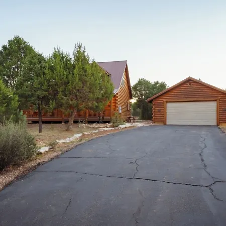 Zion Views- Juniper Mesa Lodge + Resort Access
