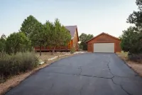 Zion Views- Juniper Mesa Lodge + Resort Access