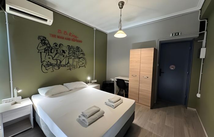 Stay Hybrid Youth Hostel