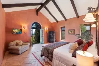 Temecula Valley Wine Country Area - European Villa on 20 Acre Vineyard