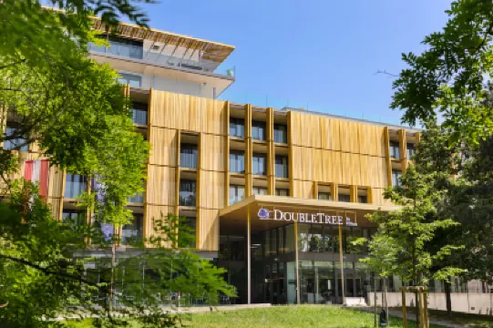 DoubleTree by Hilton Vienna Schonbrunn Hotels near Schönbrunn Palace