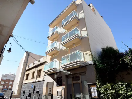 Masnou Отели в г. Ла-Амполья