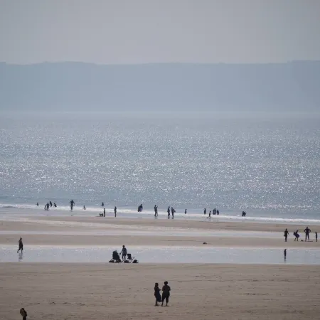 Sea Dunes - a Croyde bungalow with sea views & easy walk to the beach or village