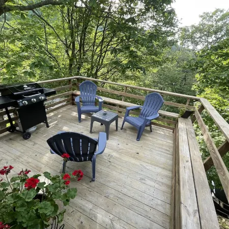 Spacious Round Home, Cozy, Ski In Ski Out for Winter, Prime Location Year Round