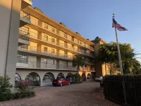 PLEASE READ DESCRIPTION! Vanderbilt Beach area with Bay views from Lanai.