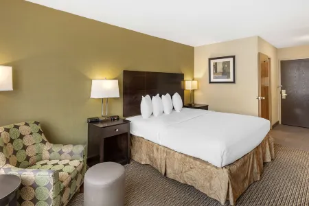 Best Western Watertown Fort Drum Отели в г. Сакетс Харбор