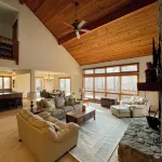 Spacious 5-bedroom house in a mountain hollow in Wintergreen Resort.
