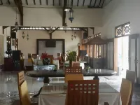 Minak Jinggo Hotel Hotels in Genteng