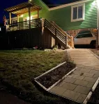 3-bedroom 2 bath cottage-Walk to beach or golfCourse.Hot Tub and outside shower