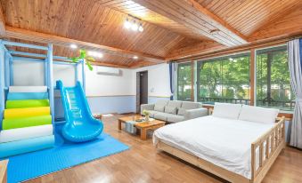 Gapyeong Highmong Pet-Friendly Kids Pool