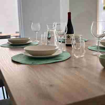 Homely Basel Airport Dining/Meeting Rooms
