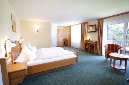 Landhotel Mohren Отели в г. Нойкирх