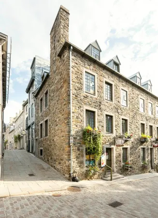 Les Lofts Notre-Dame - PAR les Lofts Vieux-Québec Отели рядом с достопримечательностью «Cartier-Brébeuf National Historic Site»
