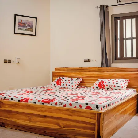 Apartment Sleeps 6 with Free Parking