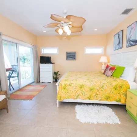 102 6th St S- Upstairs 3 Bedroom Home by RedAwning