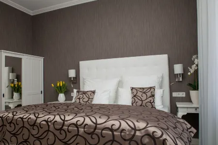 Haus Hotel & Pension Villa Laluna Отели в г. Лангенштайн