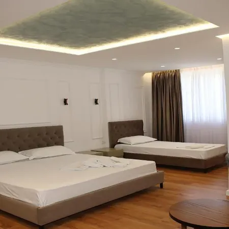 Pashkaj Hotel Отели в г. Поградец
