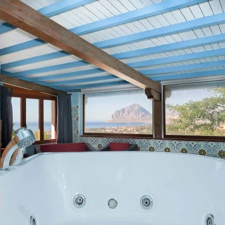 Equipped Villa with Private Pool and Panoramic Sea Views Hotel a Valderice