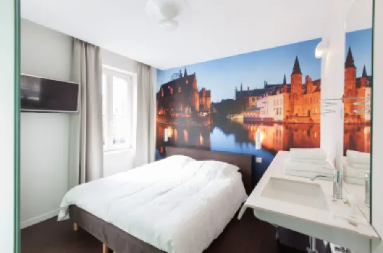 ROMY BRUGES Historic Centre Hotels in Sint-Michiels