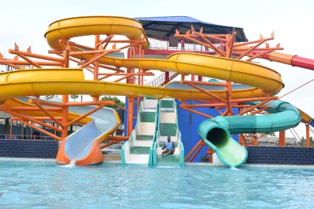 Fun City Water & Theme Park Отели в г. Temeke