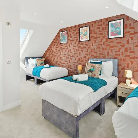 Cove Road Houses by Redwood Stays Hotele w: Farnborough