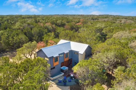 Maverick by AvantStay Pool Hot Tub Game Room